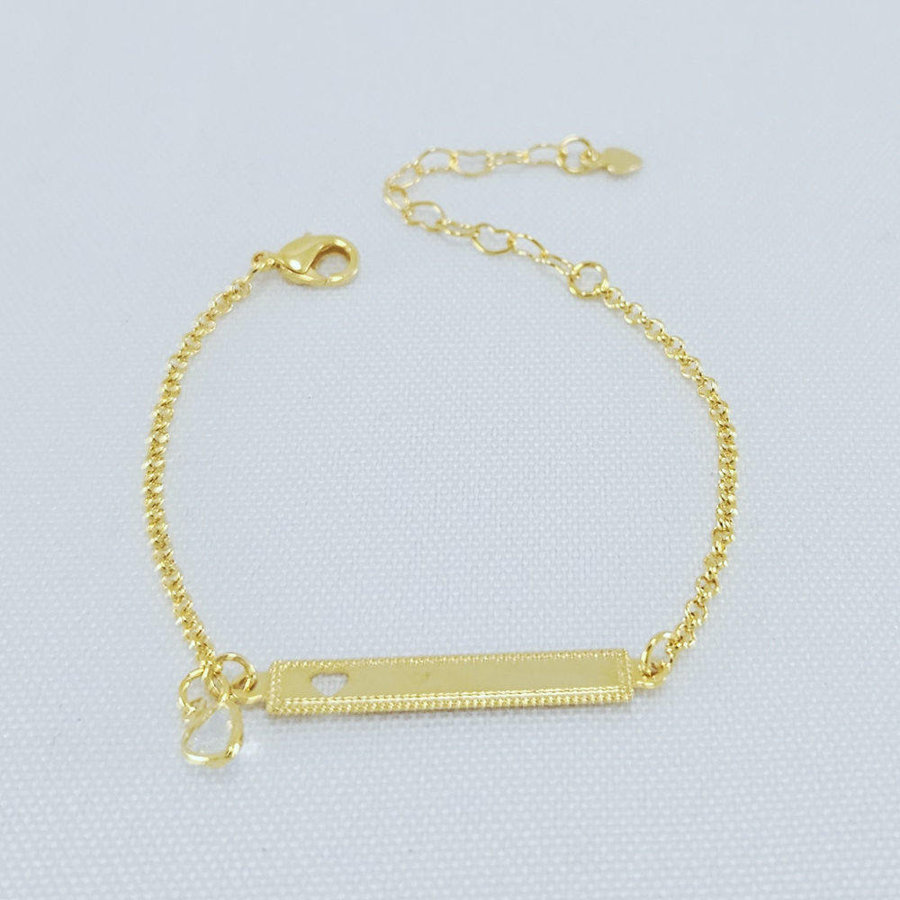 Pulseira infantil com placa coração vazado com pedra cristal