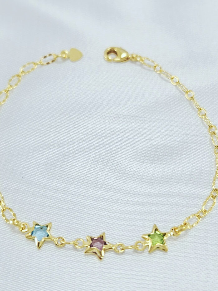 Pulseira infantil com estrelas coloridas