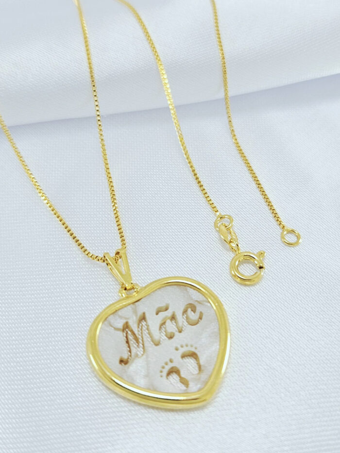 Gargantilha mae com pezinhos