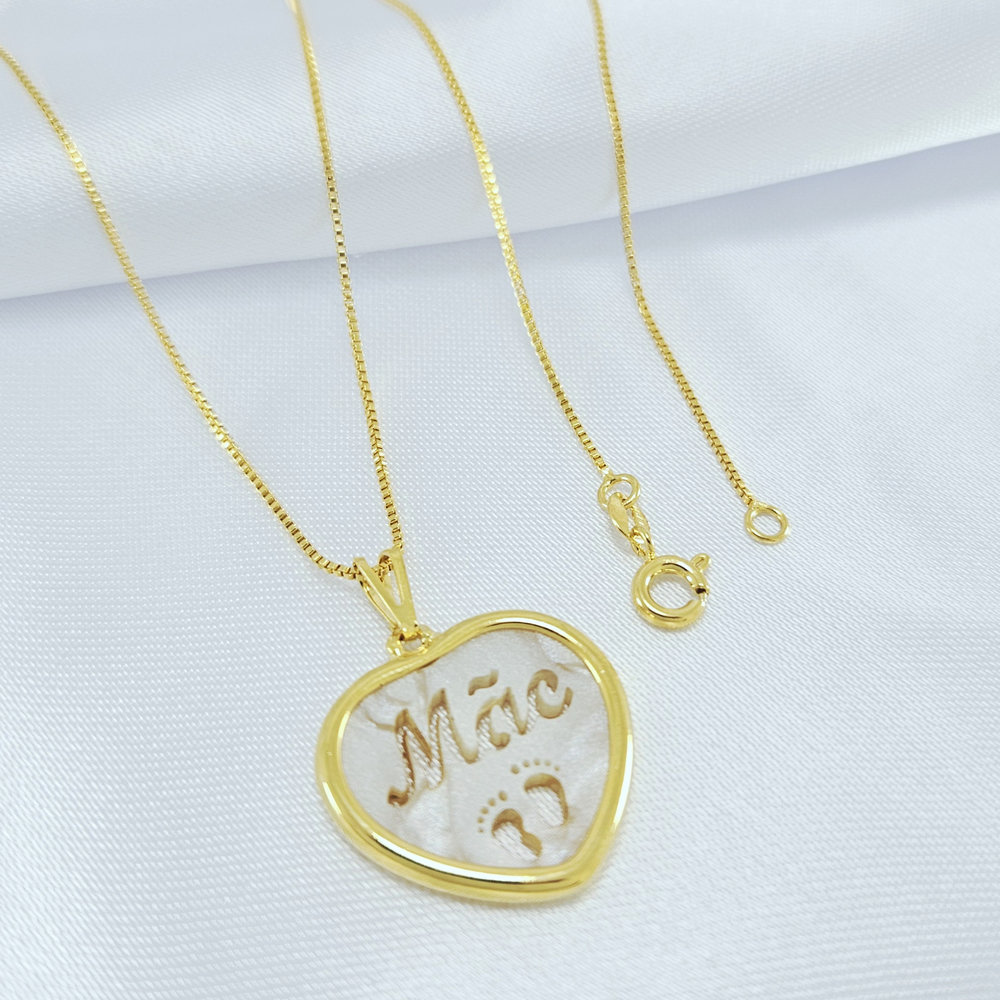 Gargantilha mae com pezinhos