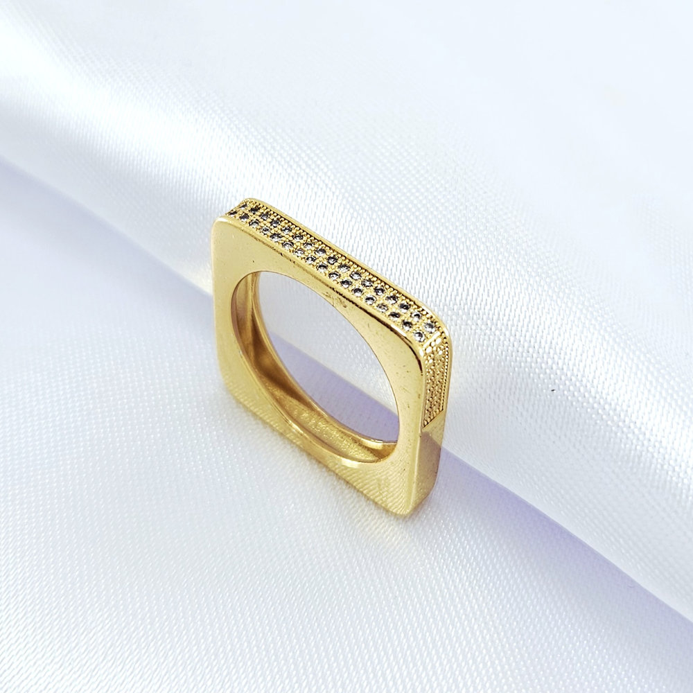 Anel formato quadrado com zircônias - Imagem 2