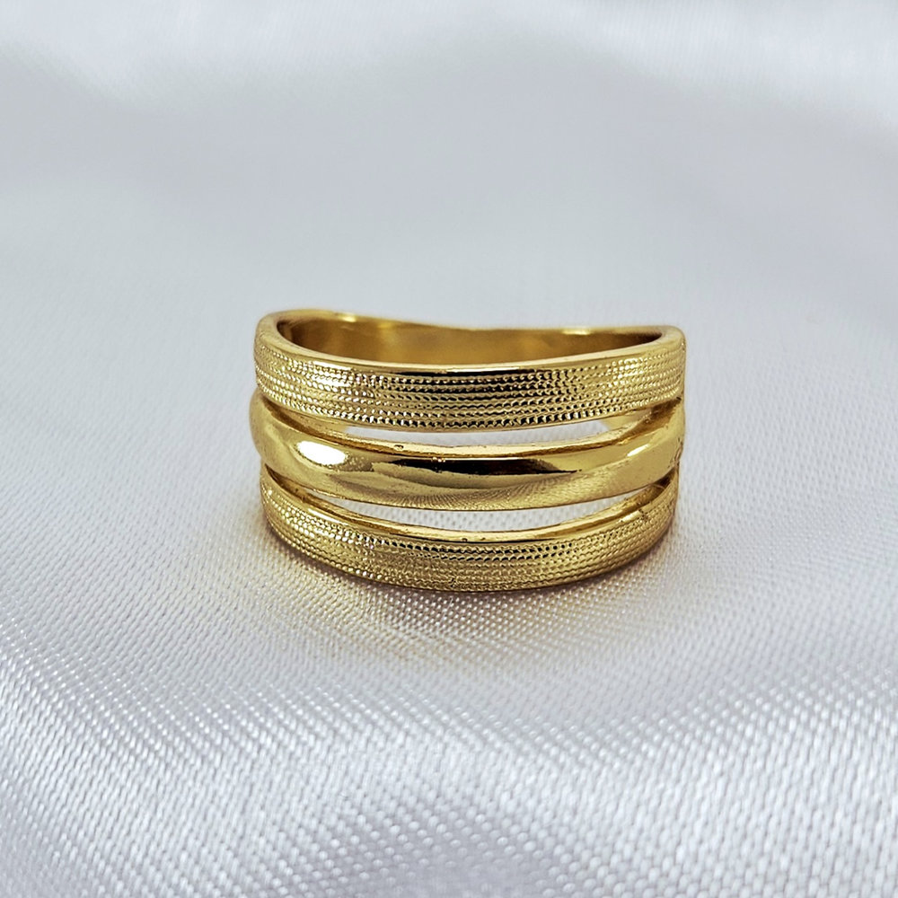 Anel três fios liso e detalhado