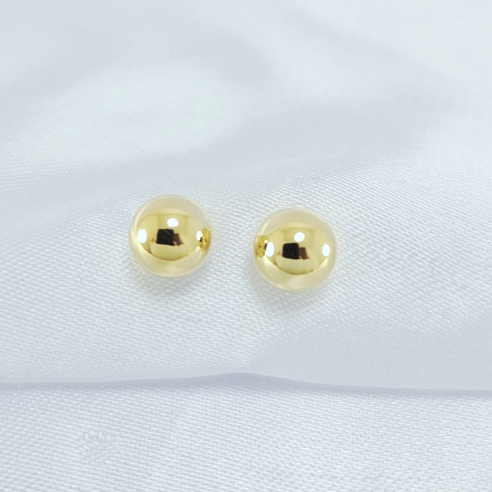 Brinco bola lisa dourado