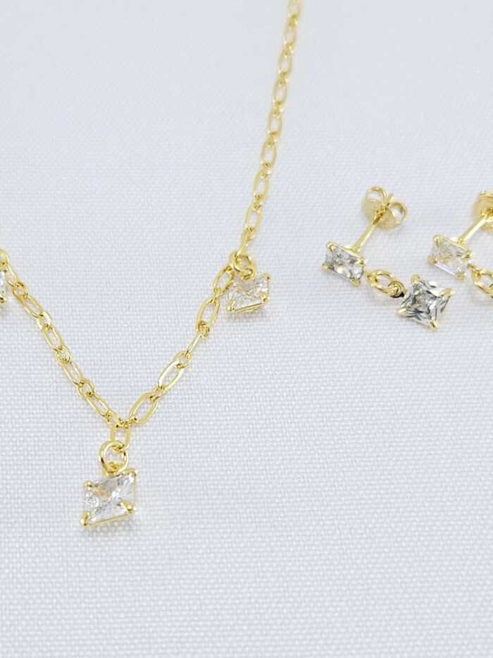 Conjunto detalhe pedra cristal quadrada