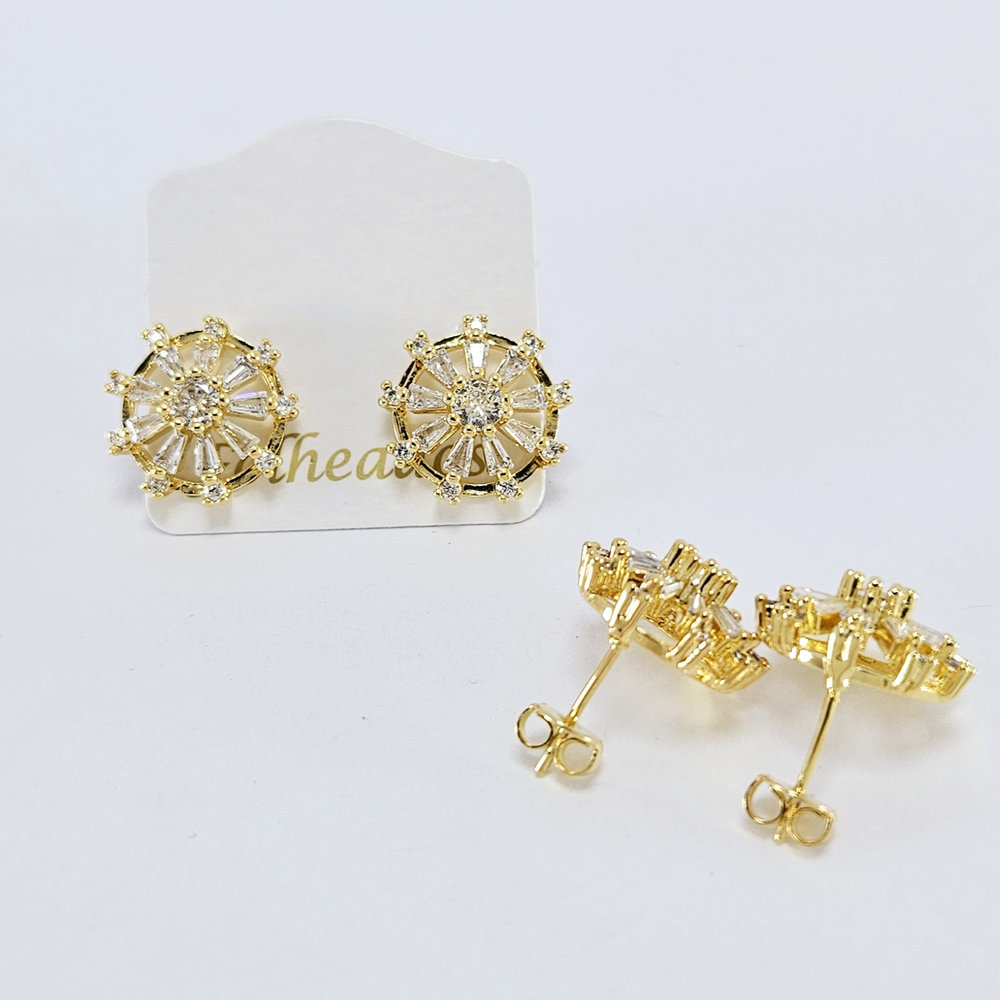 Brinco flor com pedra cristal