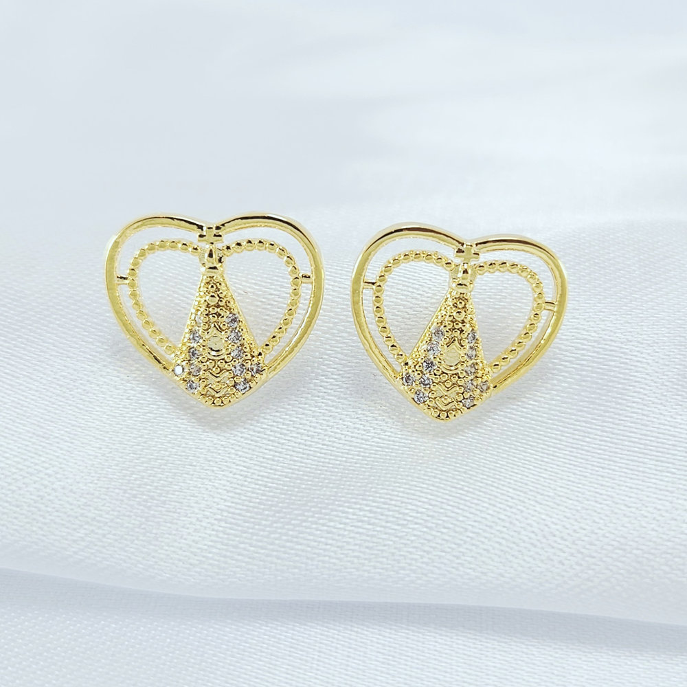 Brinco fio duplo com detalhe nossa senhora aparecida cravejado