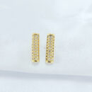 Brinco fio cravejado detalhado