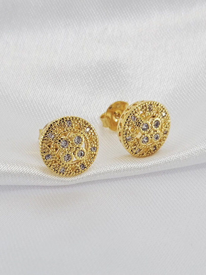 Brinco redondo cravejado