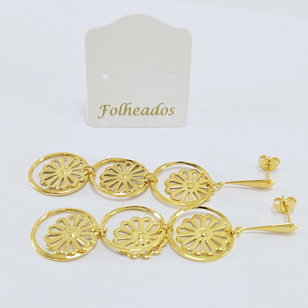Brinco circulo com flor