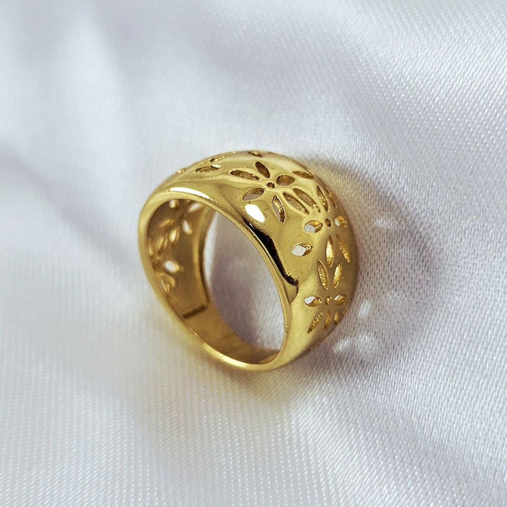 Anel com design vazado de rosas - Imagem 2