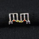 Brinco fio colorido detalhado