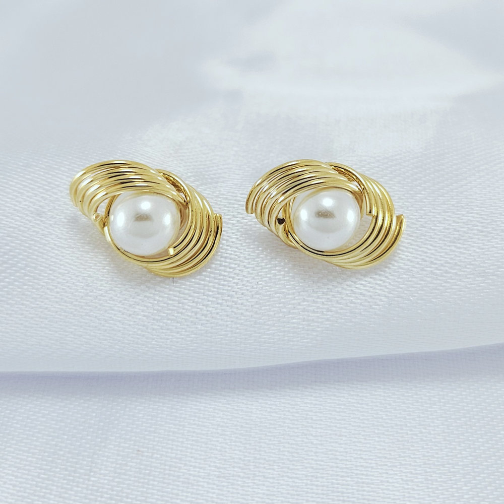 Brinco Aramado com pérola