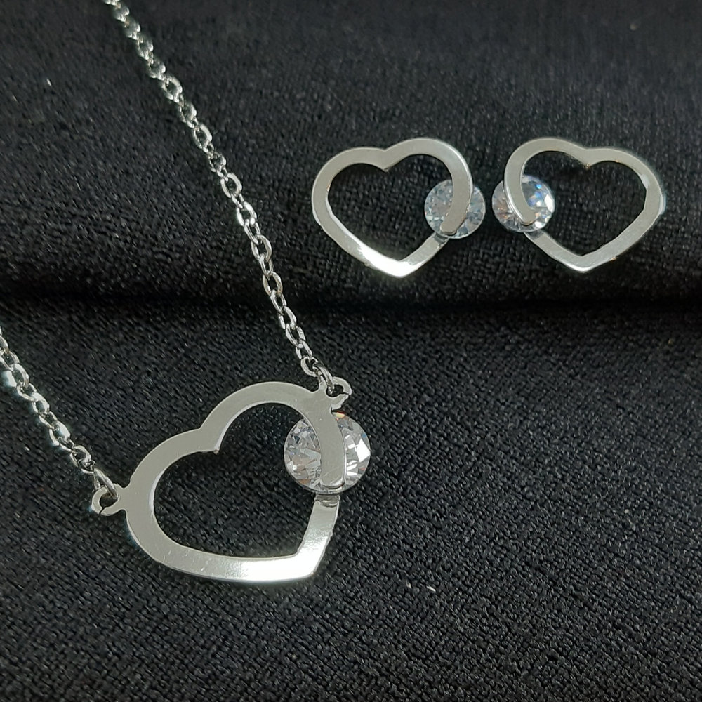 Conjunto coração vazado detalhe ponto de luz