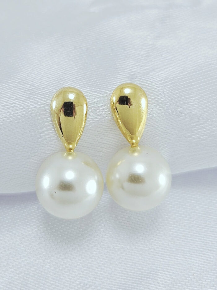 Brinco base gota dourada com pérola