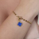 Pulseira elos detalhado com pingente trevo