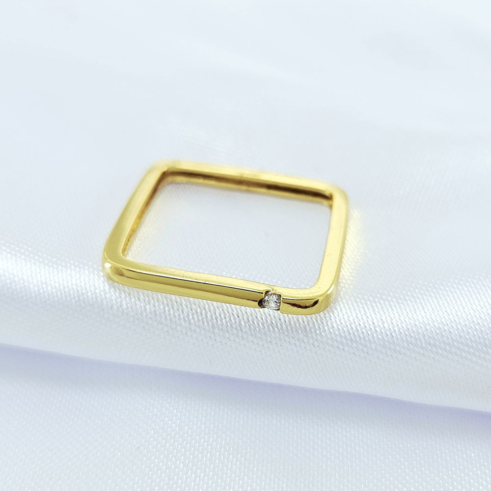 Anel quadrado liso com zircônia