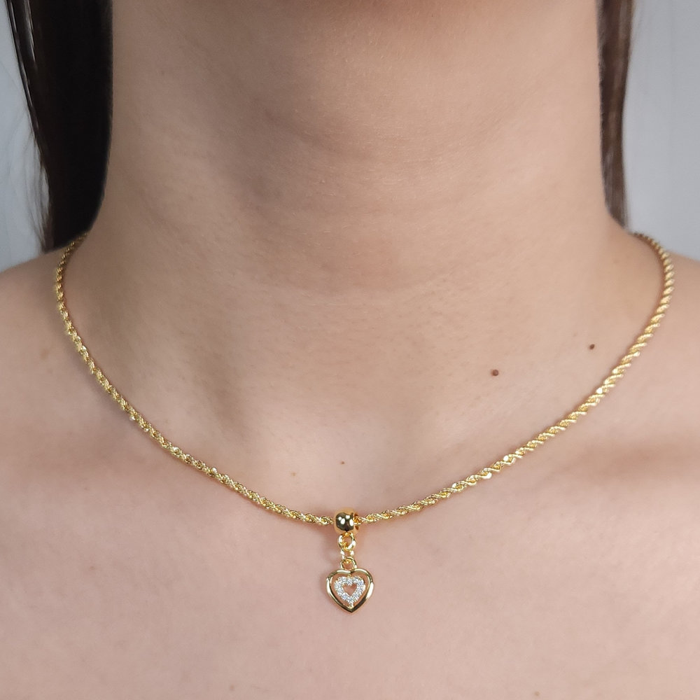 Gargantilha chocker coração vazado cravejado