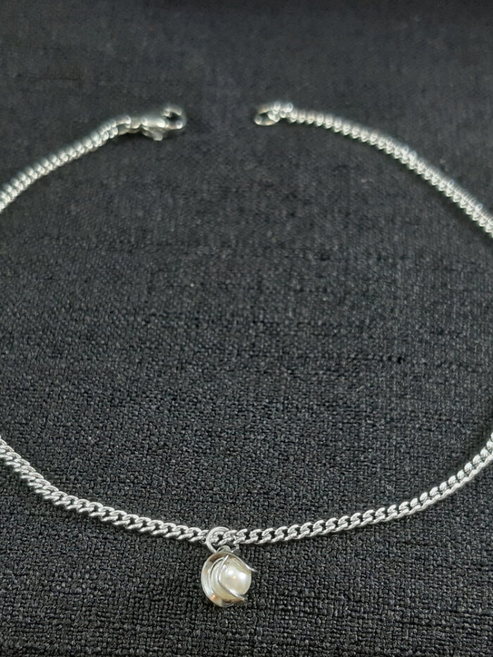 Tornozeleira pérola com fio ondulado