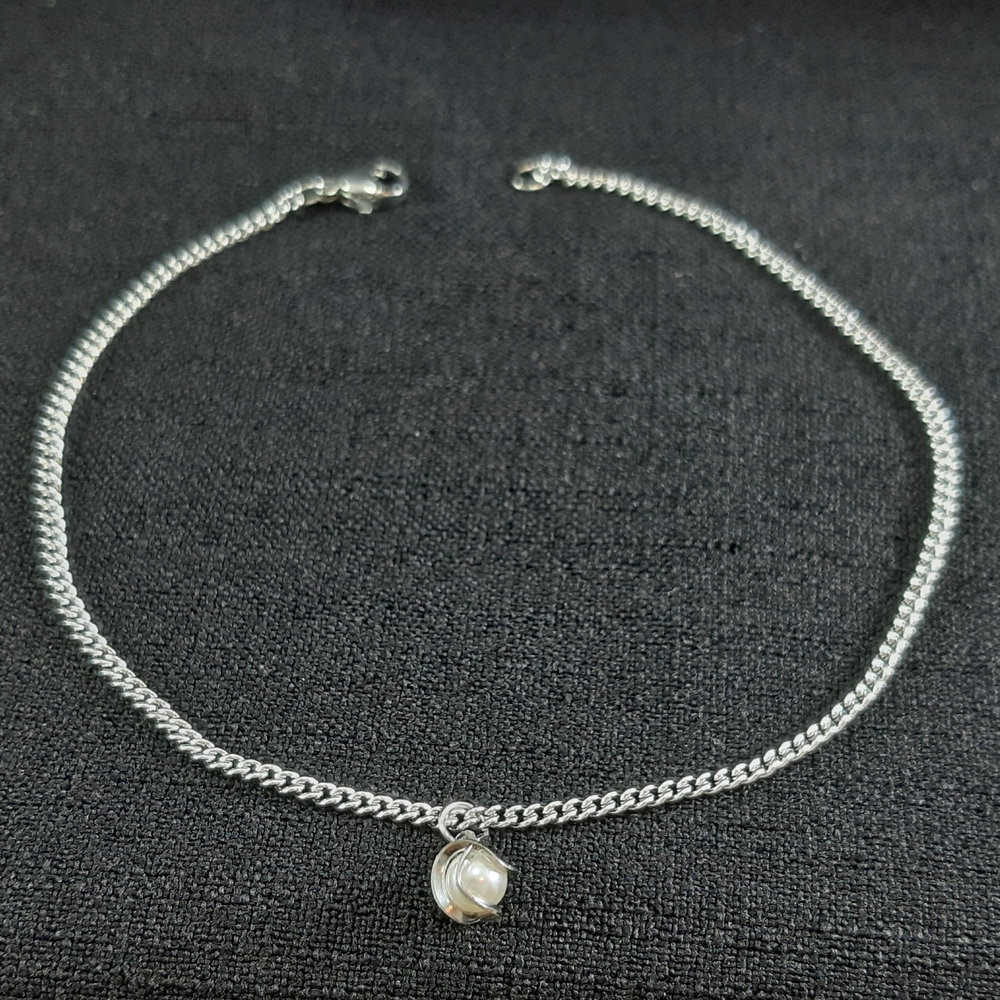 Tornozeleira pérola com fio ondulado