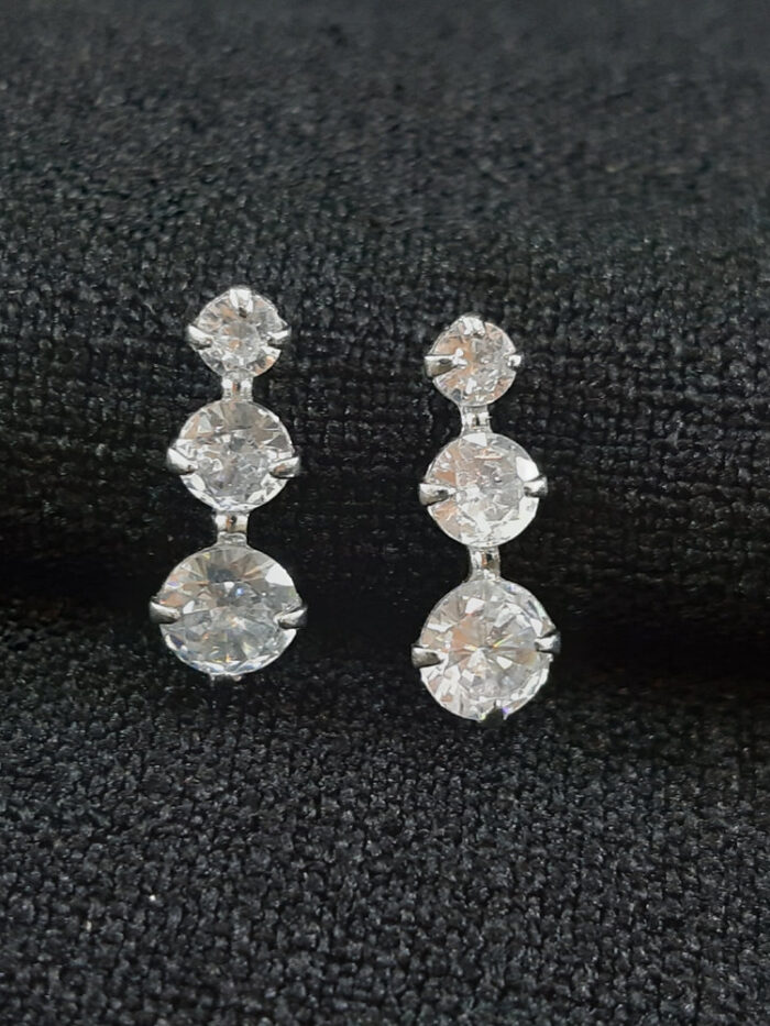 Brinco três ponto de luz cristal