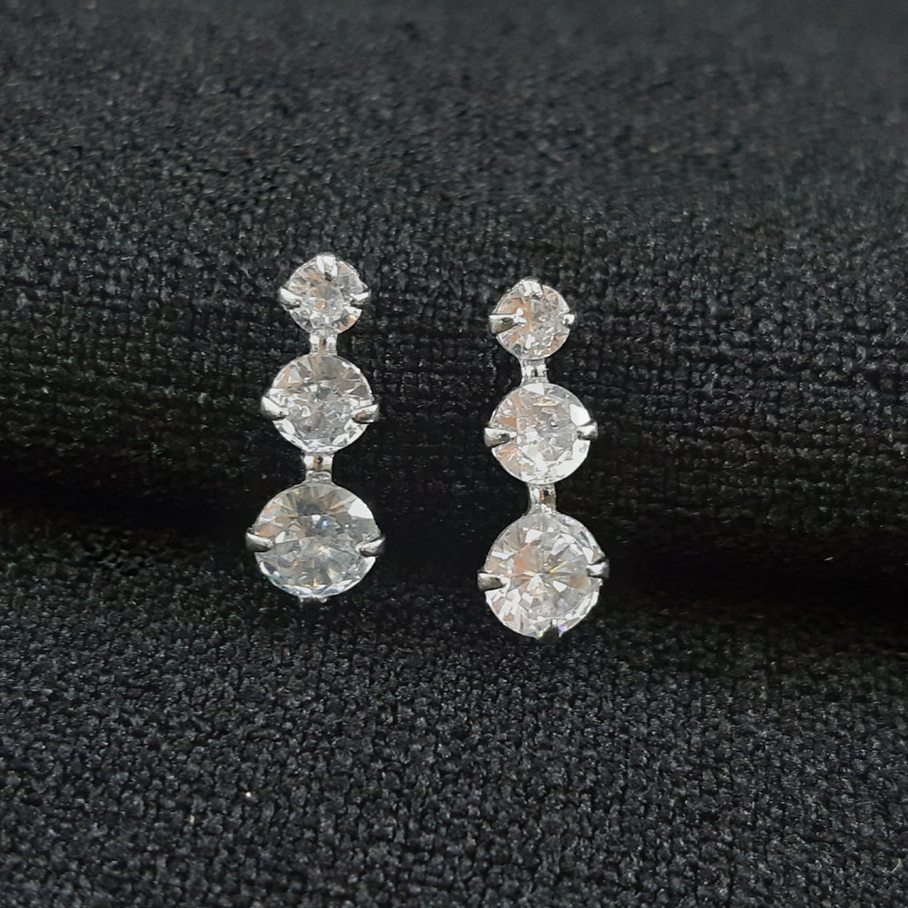 Brinco três ponto de luz cristal