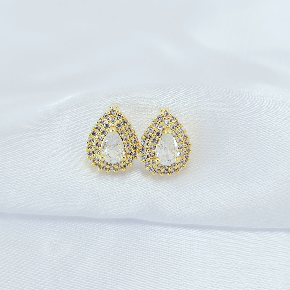 Brinco gota cravejada cristais