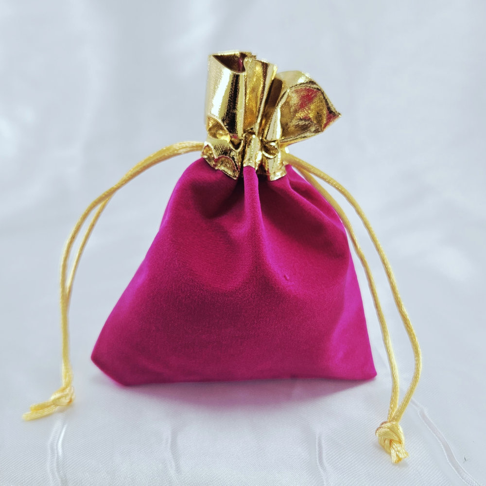Saquinho de veludo com borda dourada M - Imagem 2