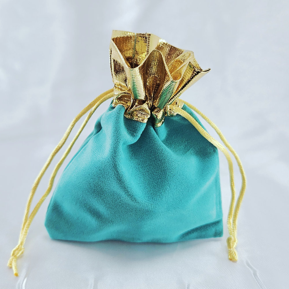 Saquinho de veludo com borda dourada M