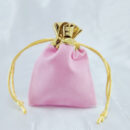 Saquinho de veludo com borda dourado P