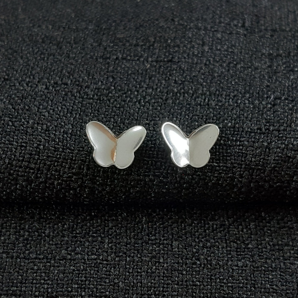 Brinco borboleta chapeada lisa