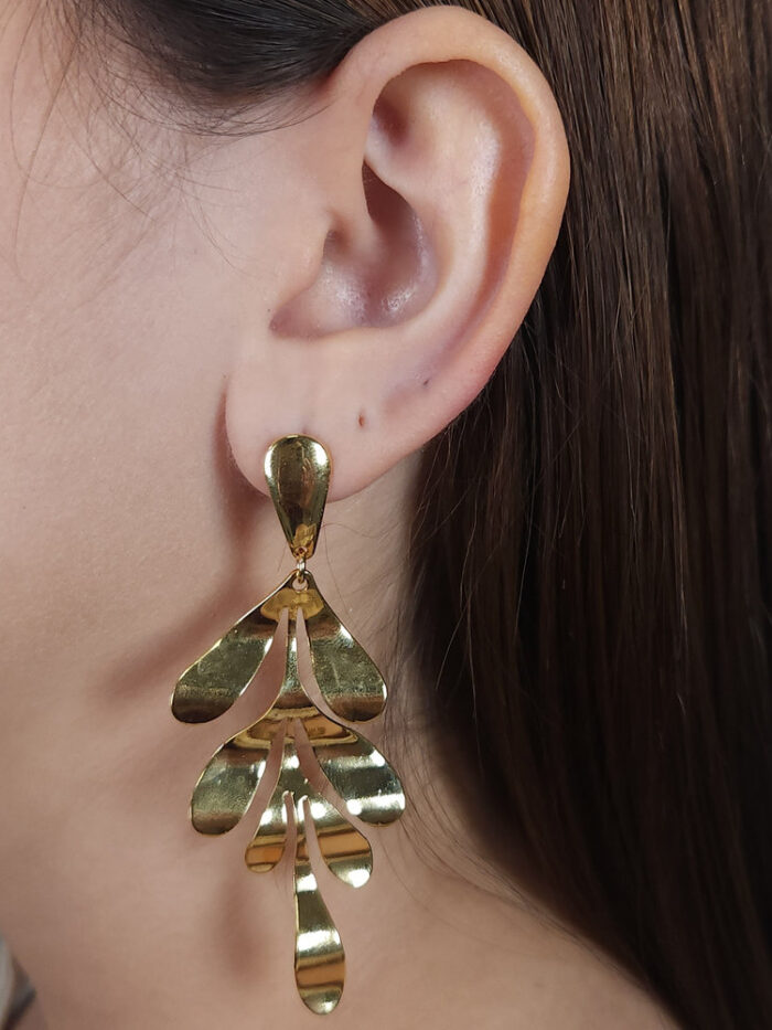 Brinco estilo ramo com ondulações