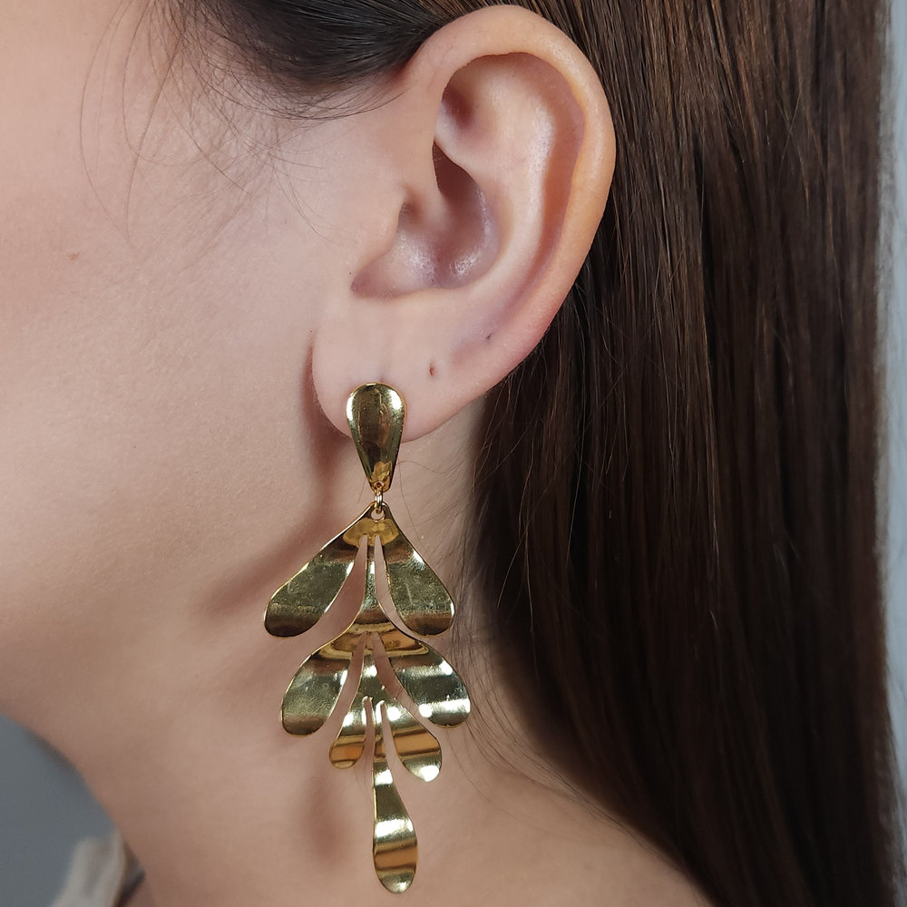 Brinco estilo ramo com ondulações