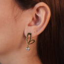 Brinco borboleta vazada pêndulo coração cristal