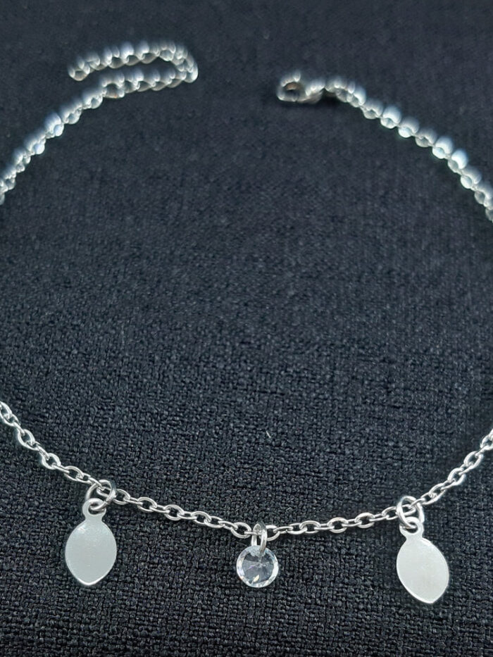 Tornozeleira folha com detalhe ponto de luz