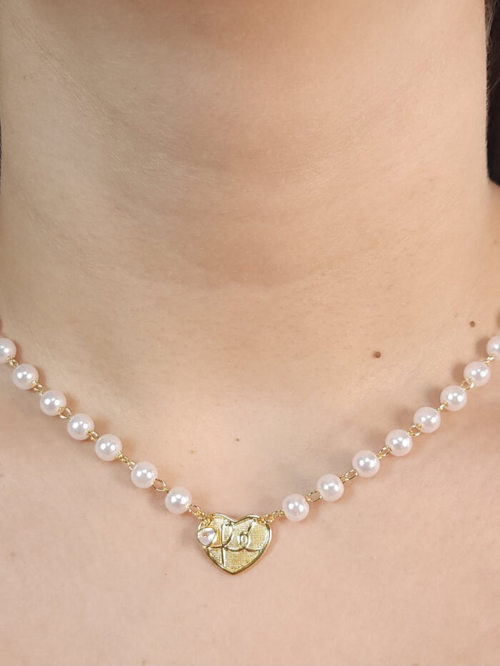 Gargantilha pérola com coração nome FÉ