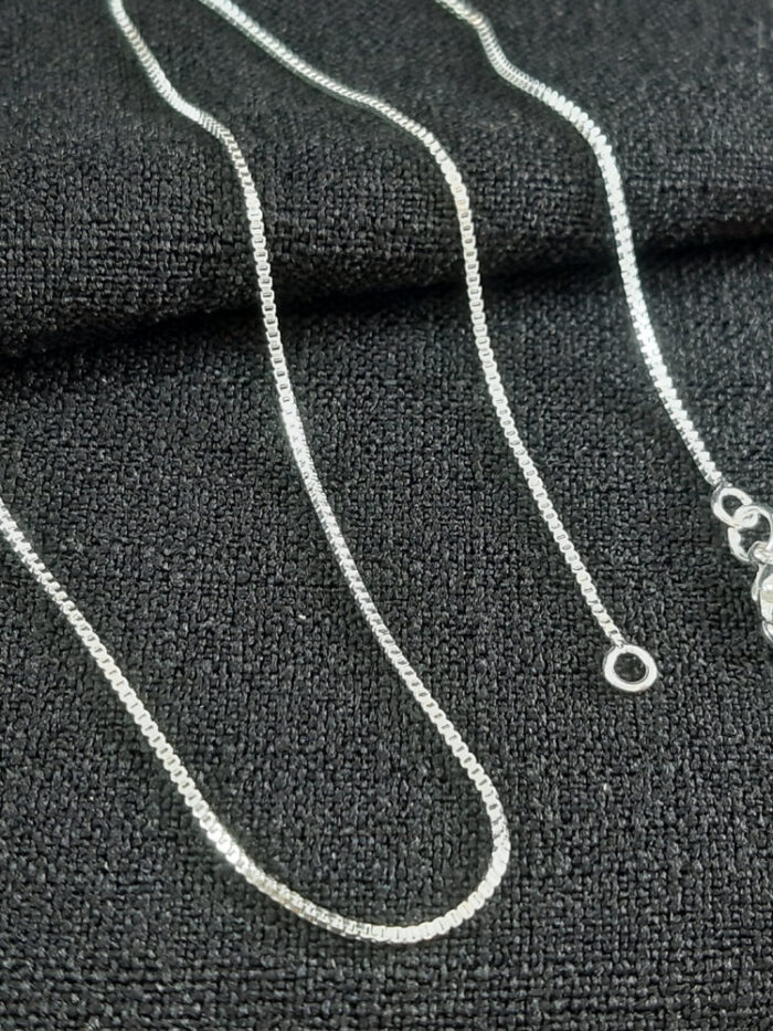 Gargantilha veneziana prateada