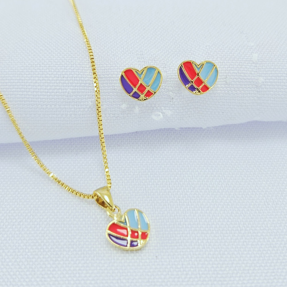 Conjunto infantil coração detalhado colorido