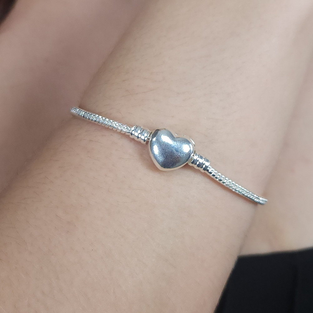 Pulseira berloque detalhe coração