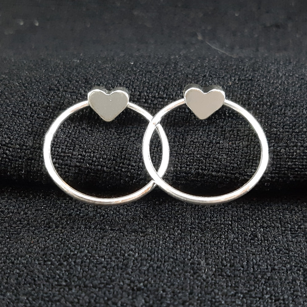 Brinco base coração com fio liso