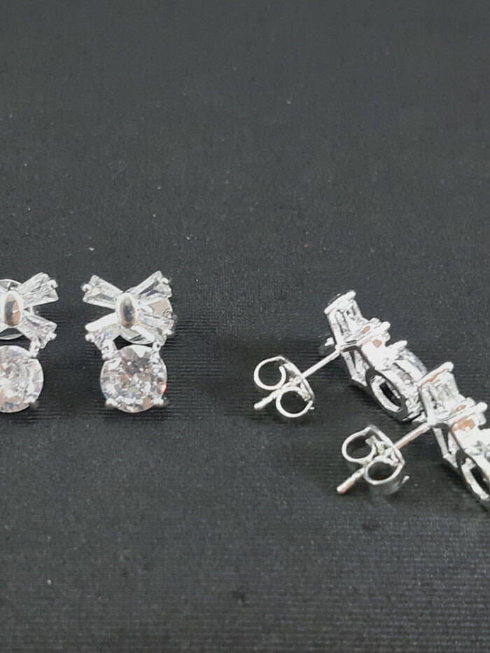 Brinco de laço com ponto de luz