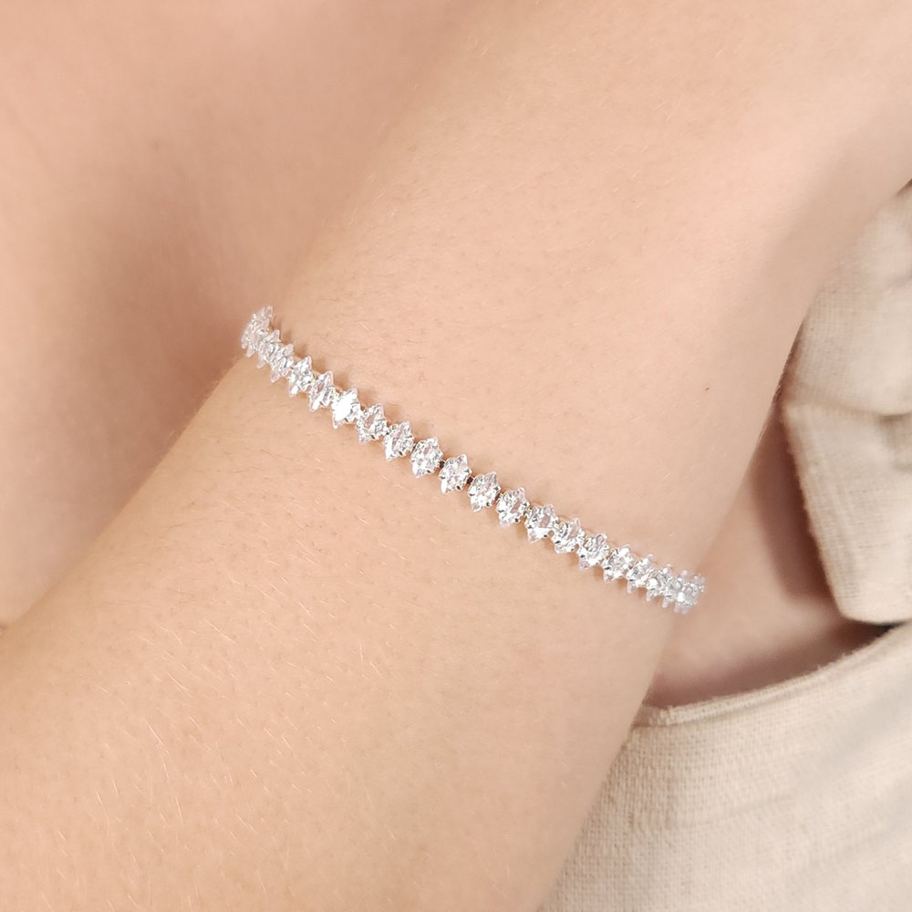 Pulseira riviera com pedras navetes