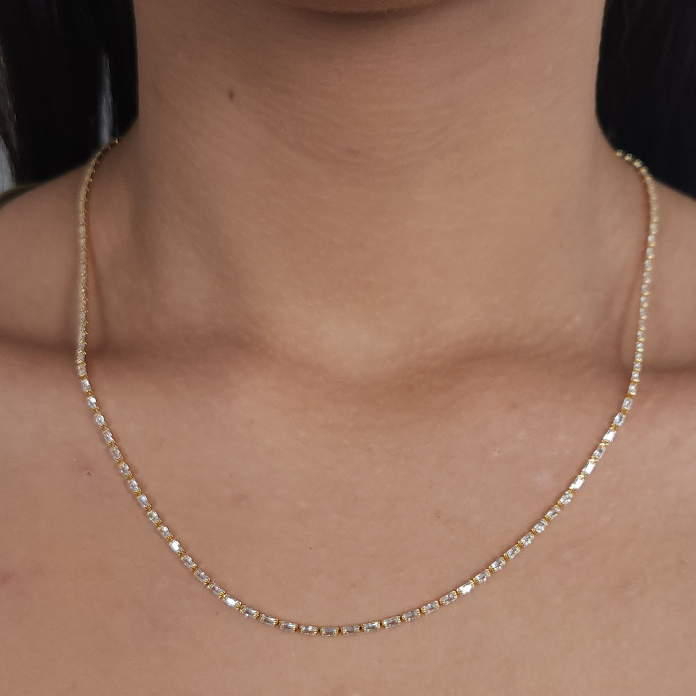 Gargantilha longuinho pedra baguete cristal