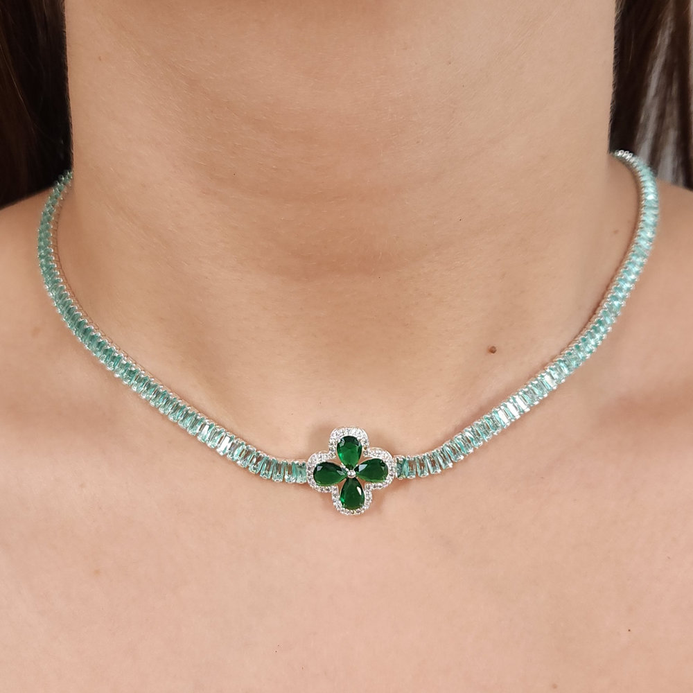 Choker riviera pedras baguete verde claro com trevo verde