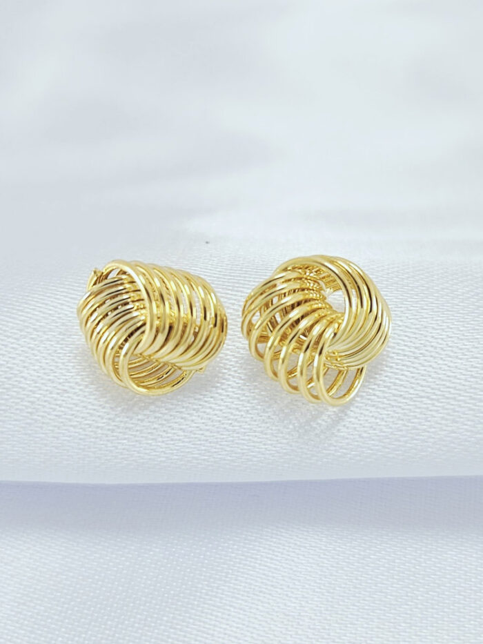 Brinco circulos entrelaçados fio dourado