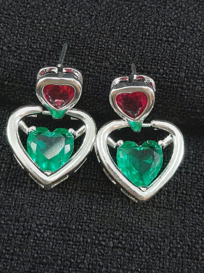 Brinco coração duplo vermelho com verde jade