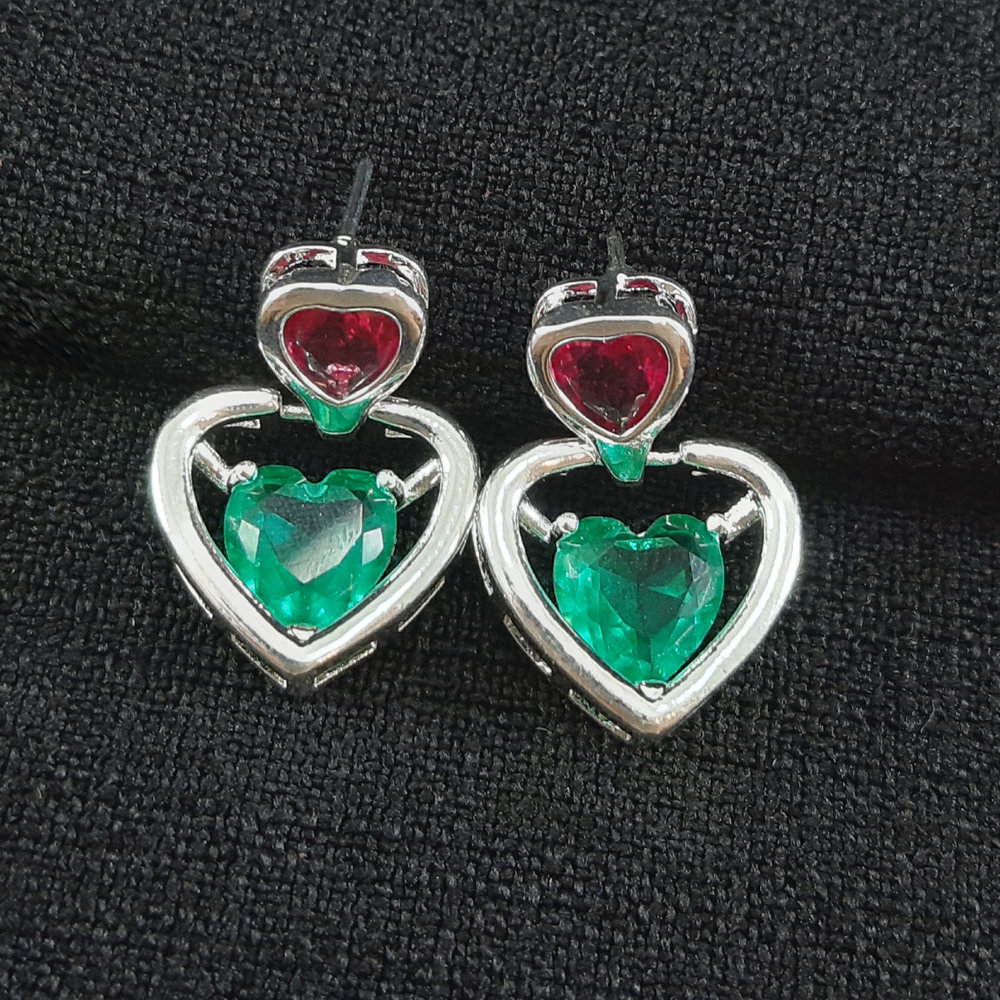 Brinco coração duplo vermelho com verde jade