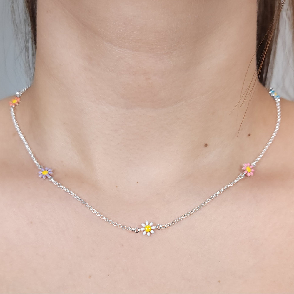 Gargantilha chocker elo português com flores esmaltados coloridas