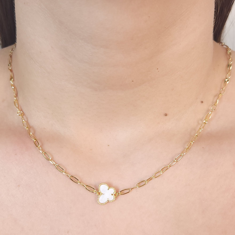 Choker elos cartier e torcido com borboleta branca