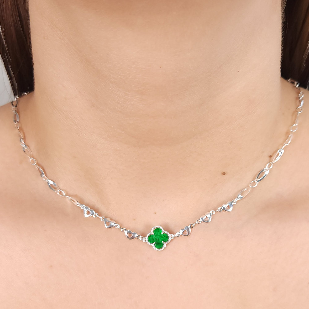 Gargantilha choker elos corações e oval torcido com trevo