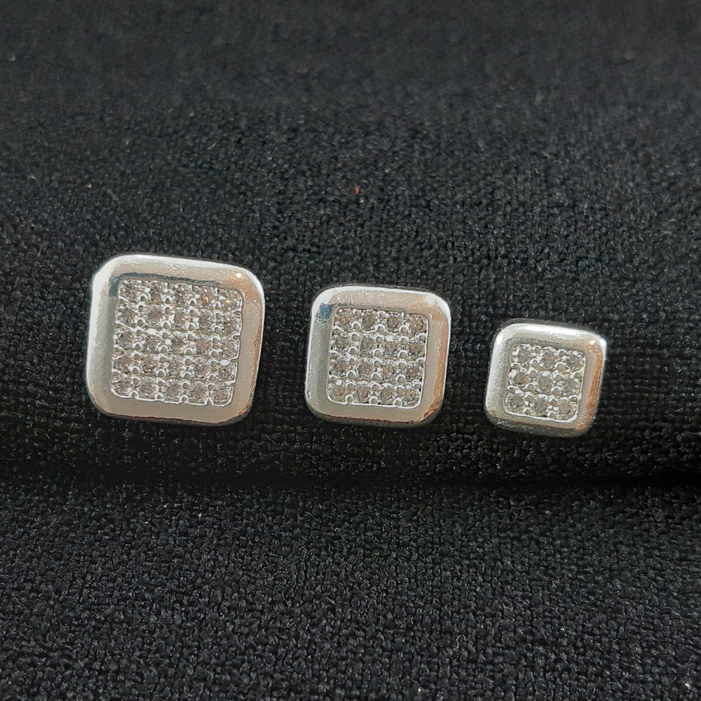Trio de brincos quadrado cravejado com borda lisa